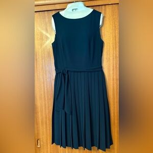 Elegant Navy Sleeveless Dress